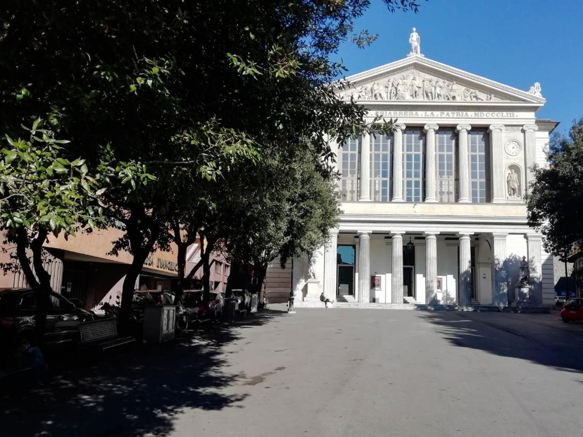 Mistrangelohome 5 - Appartamento In Pieno Centro Σαβόνα Εξωτερικό φωτογραφία